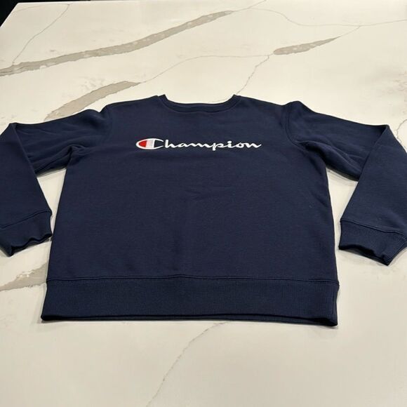 Champion Sweatshirt. Dark Navy. Kids Large. Super soft and comfortable! - Picture 1 of 4